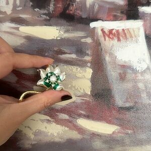 Flower Brooch, with fresh water cultured pearl